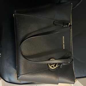Black Micheal Kors tote